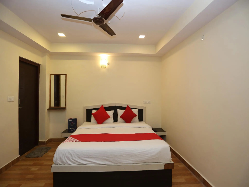 OYO 22662 Hotel Shivam