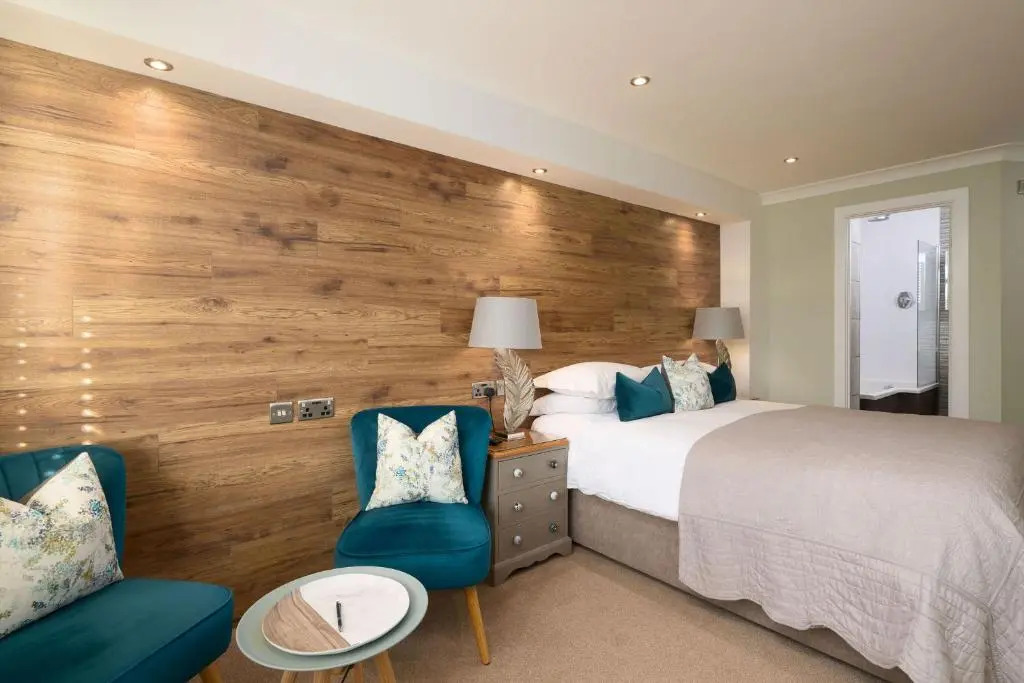 Channel View Boutique Hotel