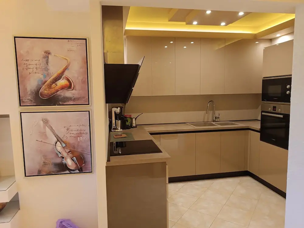Zeus Luxury Suite in Nea Flogita