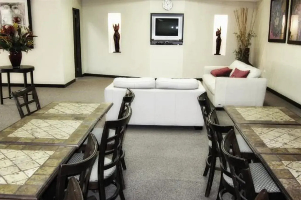 SJ SUITES HOTEL