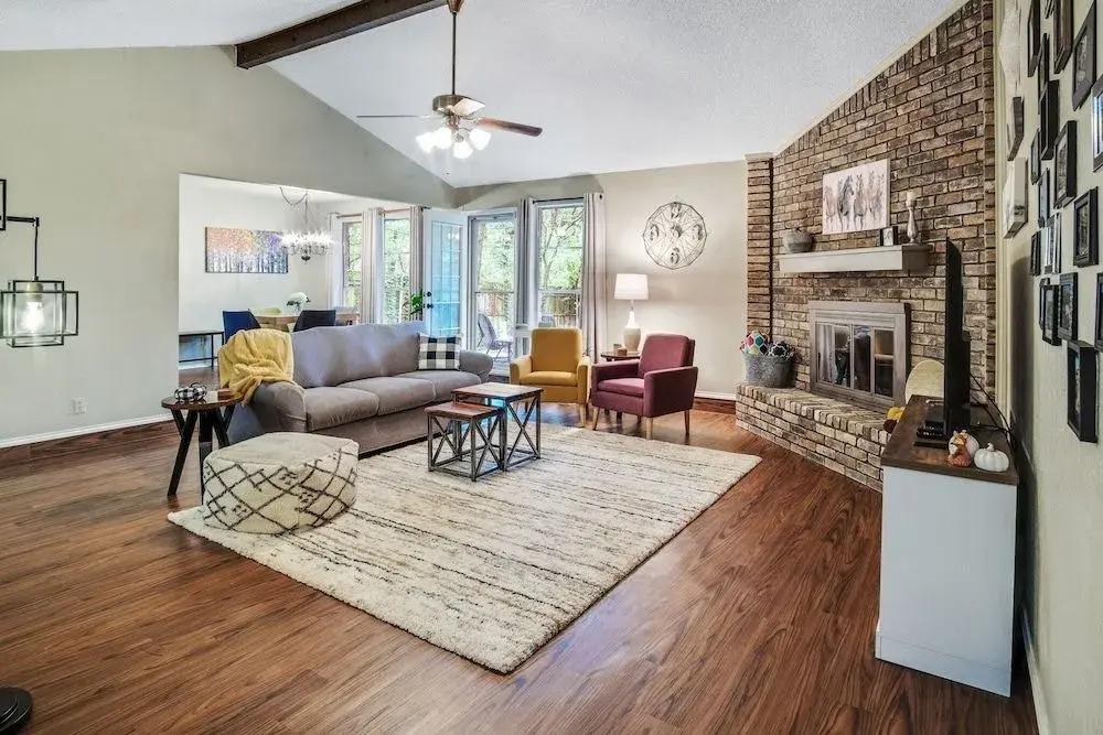 Cozy 3br Kid & Dog Friendly Home In Central Location! 3 Bedroom Home by RedAwning