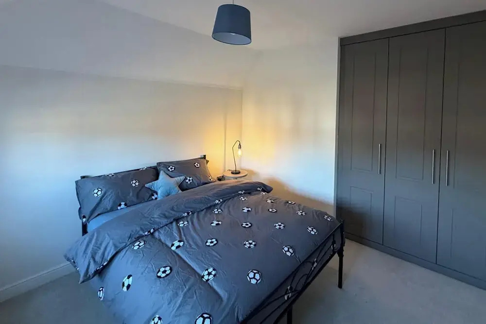 Halewood Haven - 4 Bedroom House