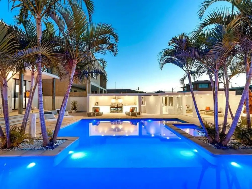 Luxurious Resort Living House