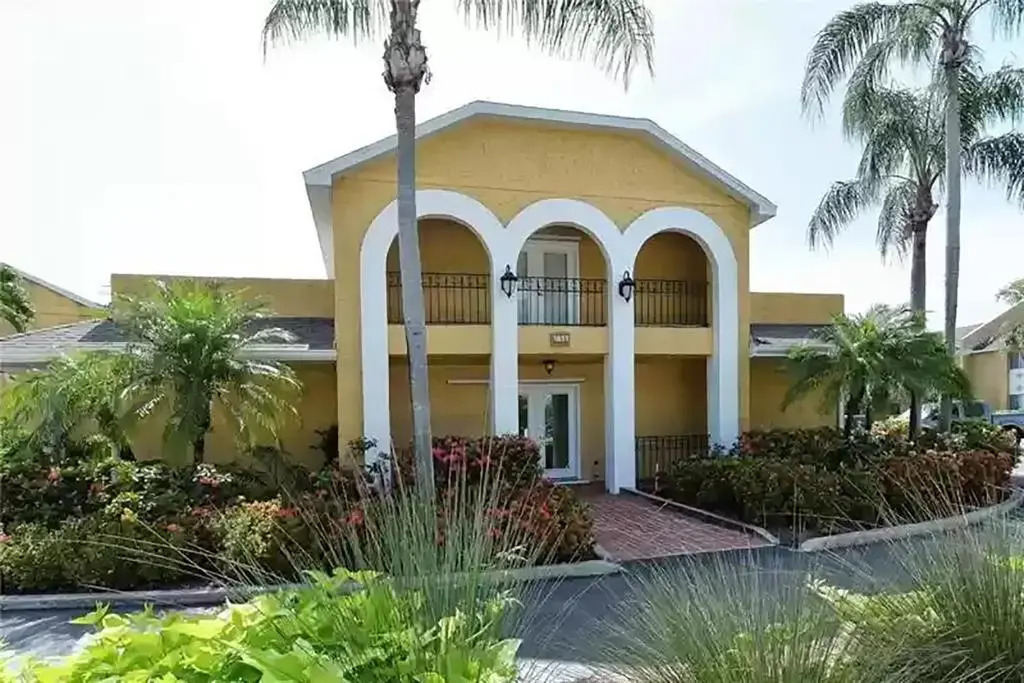 Lovely 3 Bedroom Condo On Golf Course