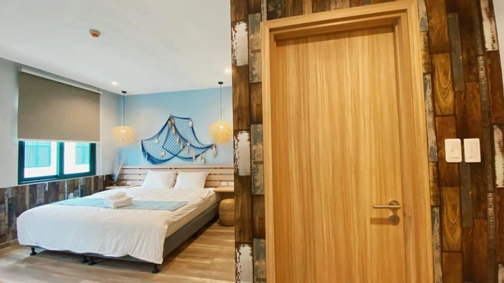 9BR West coast Phu Quoc townhouse by beach and shared swimming pools