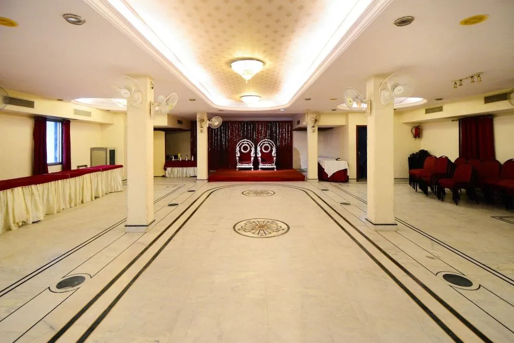Capital O 7200 Hotel YKS
