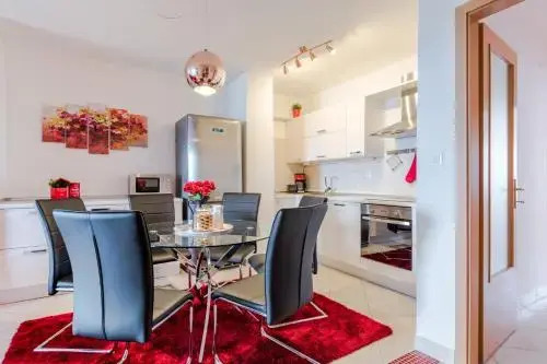 Apartment with beach view, Magis Red