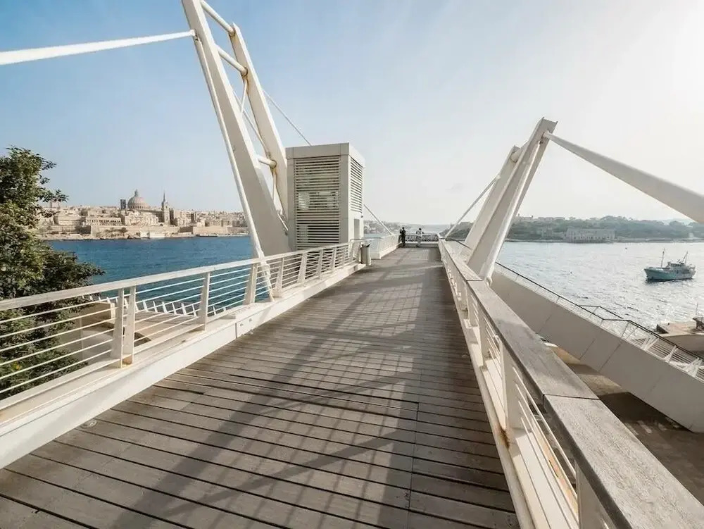 Modern Apartment Close to Amenities