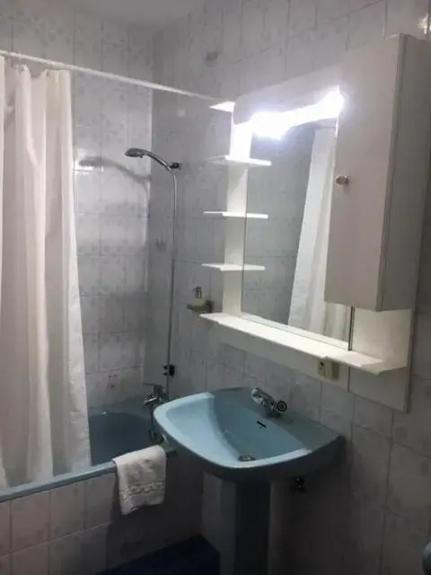 Apartamentos Acevedo Centro I