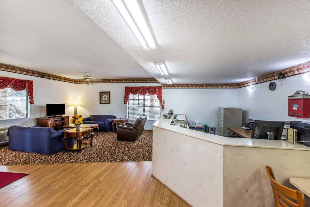 Econolodge inn & suites