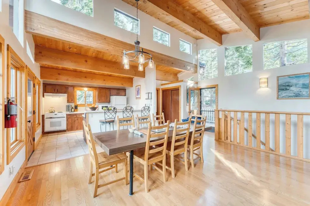 Lake + Beach Access, Pool, Tennis Walk to Chambers Tahoe Timber by Avantstay