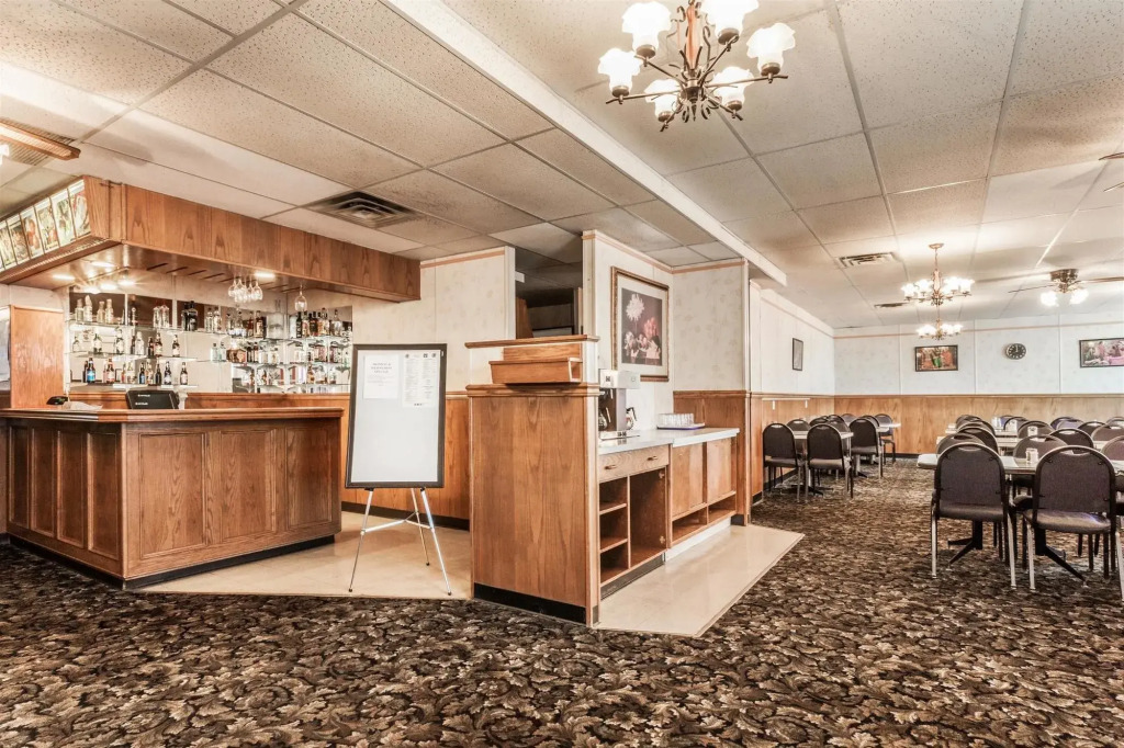 MOOSEJAW INN