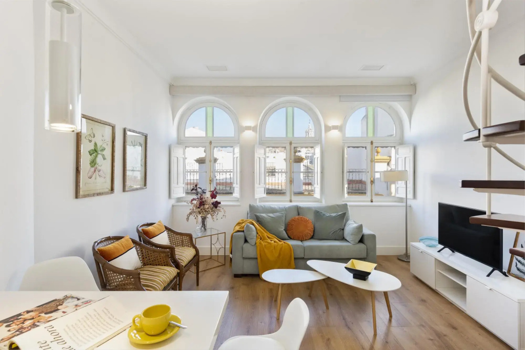 Beautiful Penthouse Located in a Classic Building in the Heart of Seville - Entretejas II
