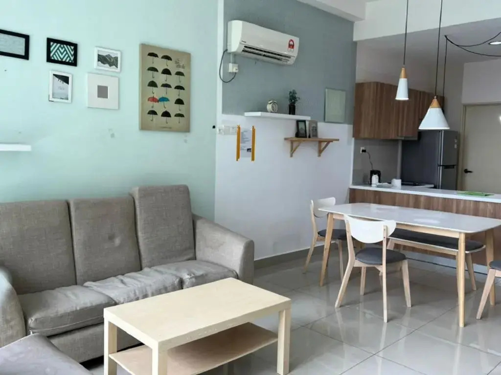 09-MODERN studio Palazio Mount Austin Homestay 3bedroom For 7PAX