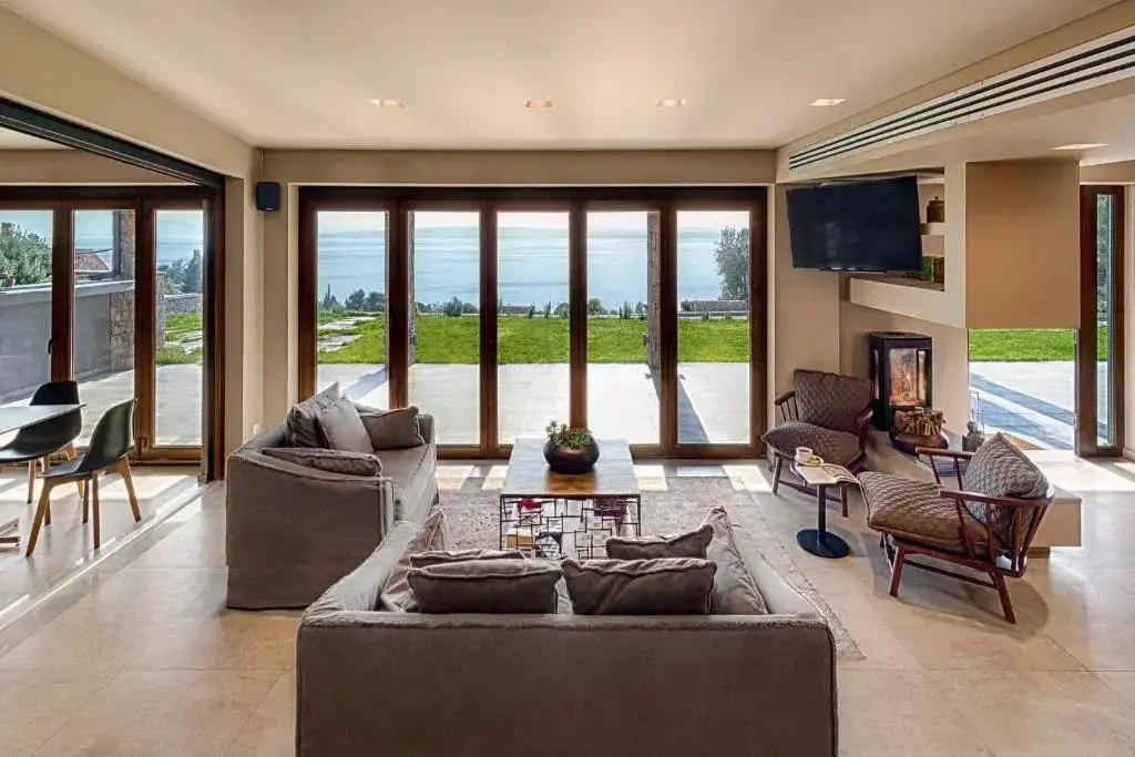 Elimnion Resort