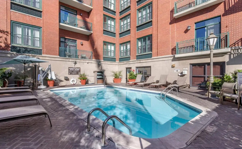 Courtyard by Marriott Savannah Downtown - Historic District