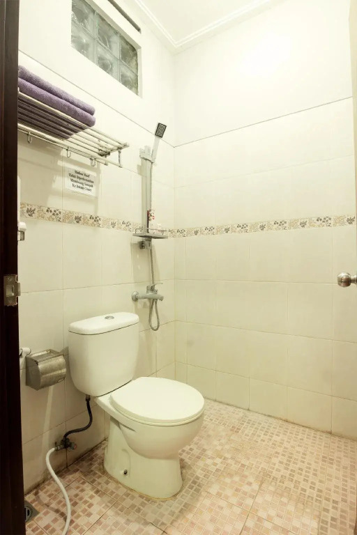Hotel Sebelas at Jalan Palasari Mitra RedDoorz