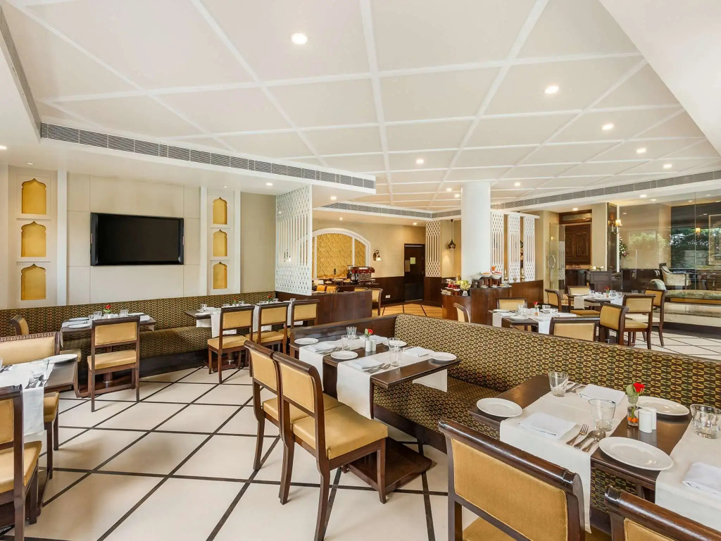 La Place Sarovar Portico