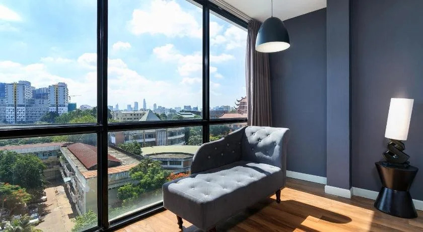 HANZ Friday City View Hotel