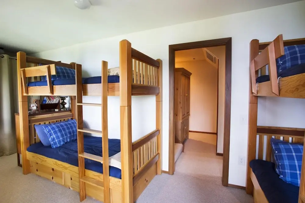 Eagles Perch Lake View Rental Cabin