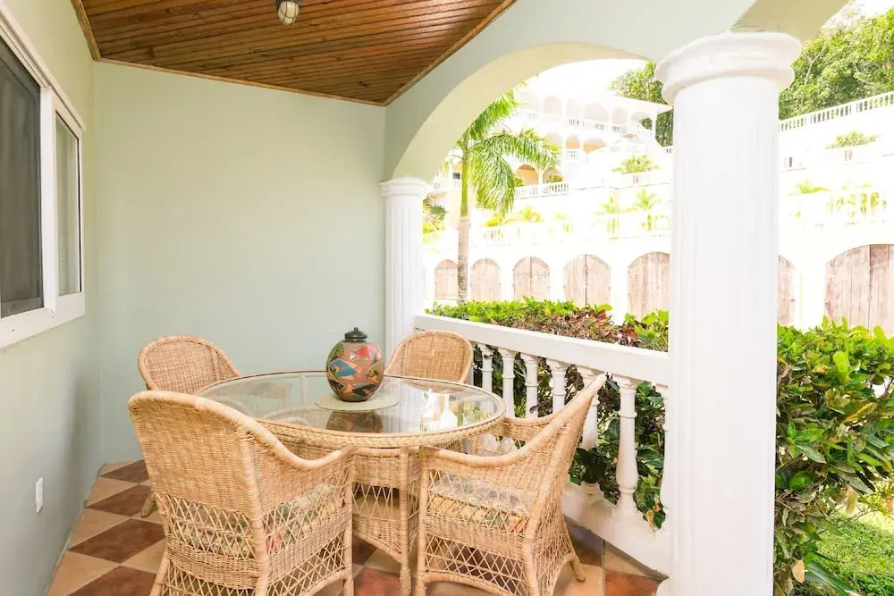 Sunset Villas 7B