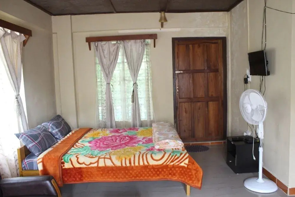 Pumpkin StreamSide Guest House