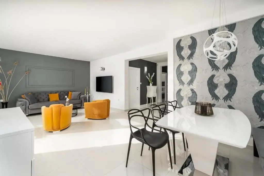 Villa Lea 5-bedroom villa with private pool and amazing views of city and sea