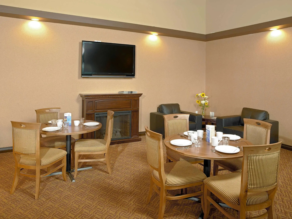 Coast Fraser Inn