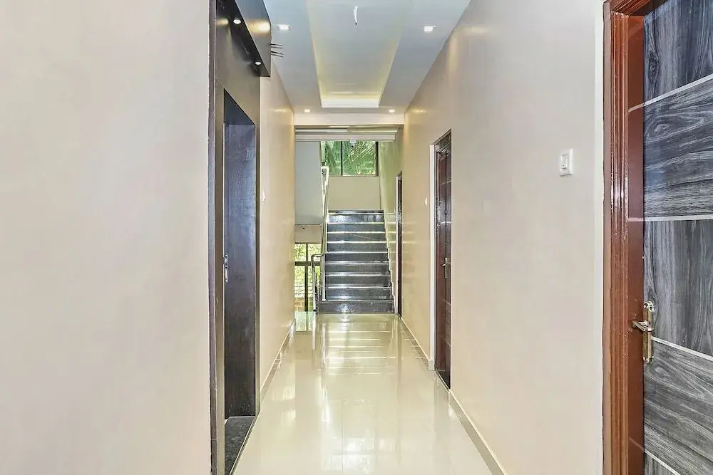 OYO 24932 Hotel Royal Stay