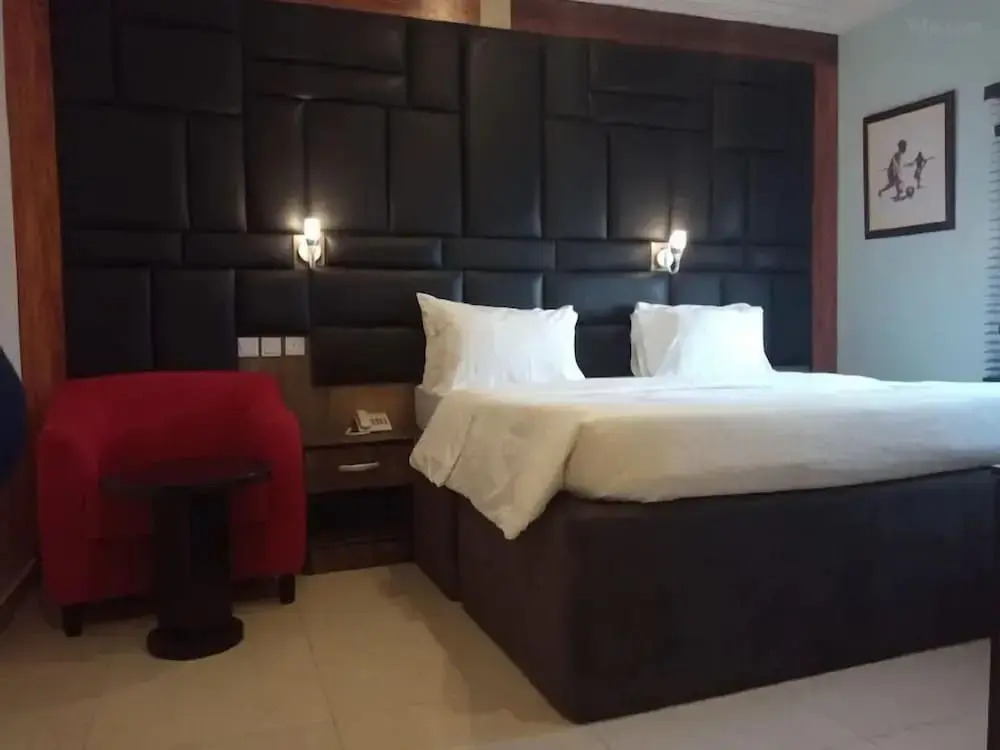Premium Hotel & Suites by Victoria Inn