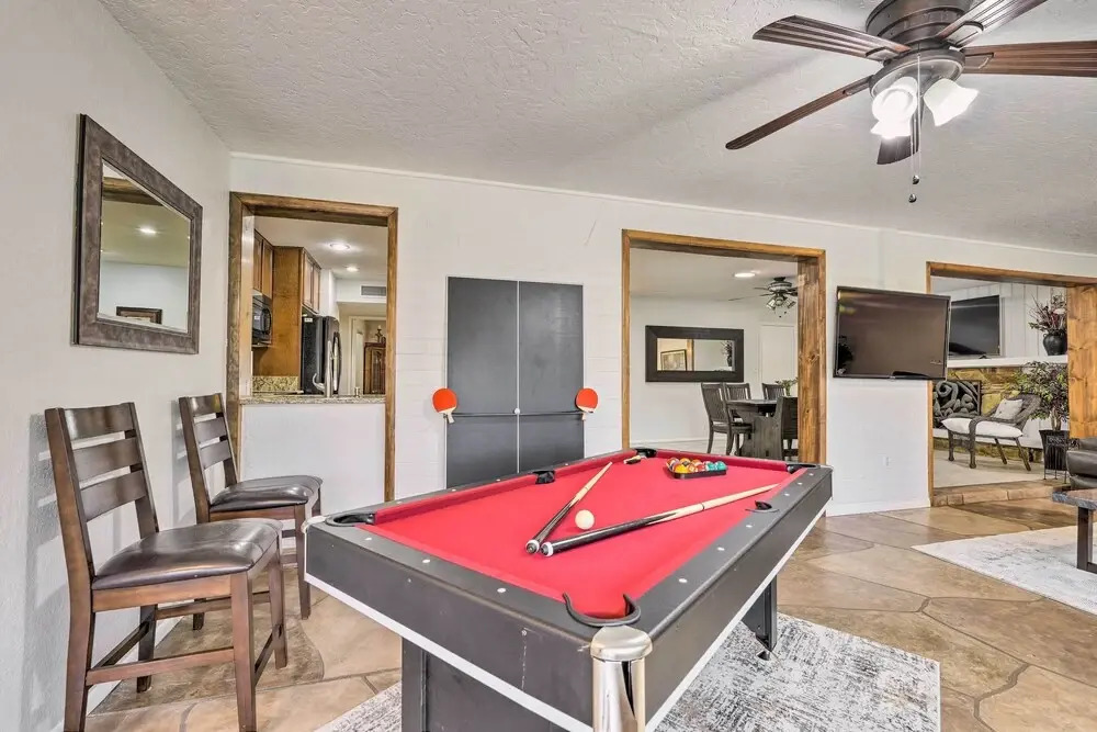 2 Mi to Old Town Scottsdale: Home w/ Pool Table