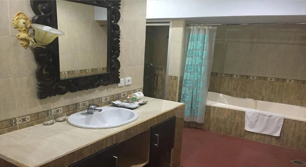 Puri Saron Hotel Madangan - Gianyar