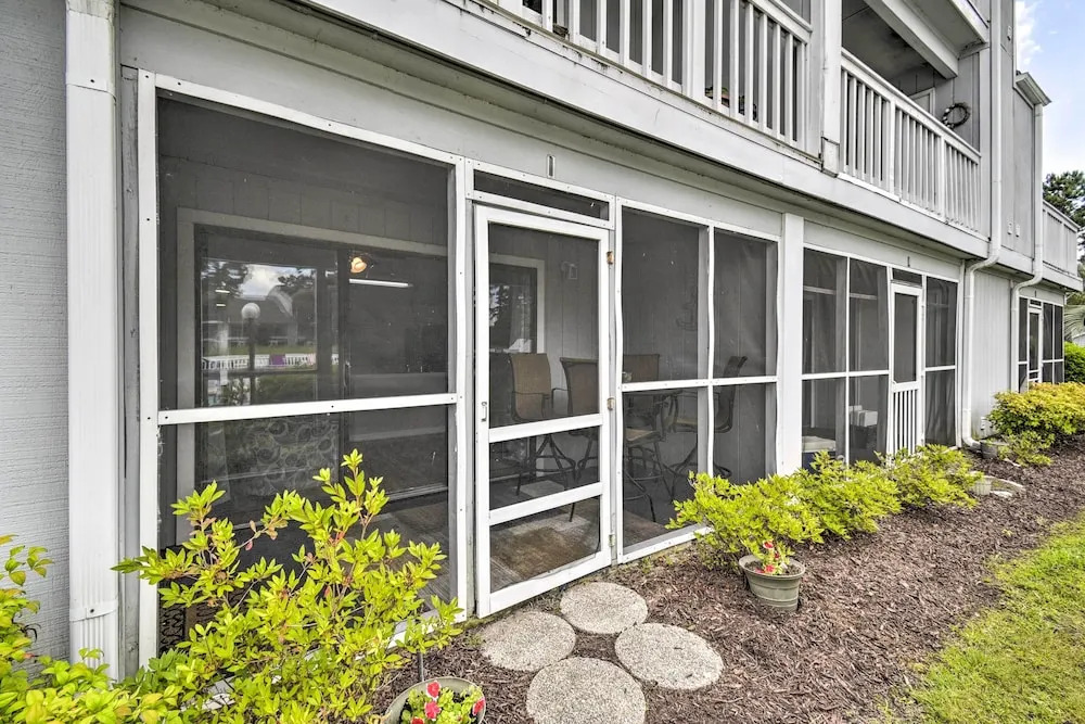 Swim, Golf & Dine: Condo by Cherry Grove Beach!