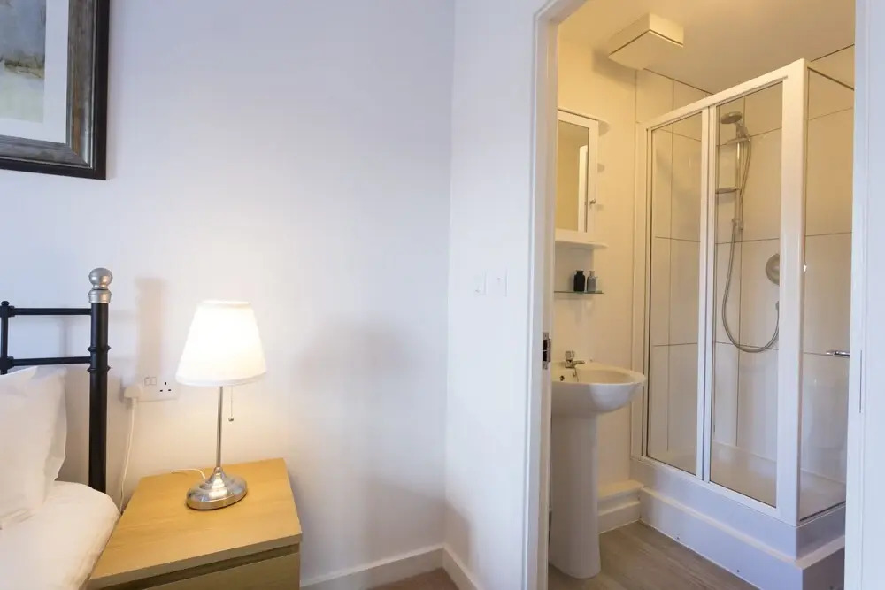 The Rectory Apartment + Free Parking