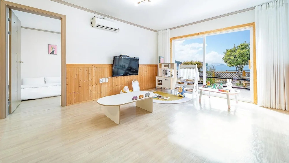 Yeosu Hi Mom Kids Family Pension Gold
