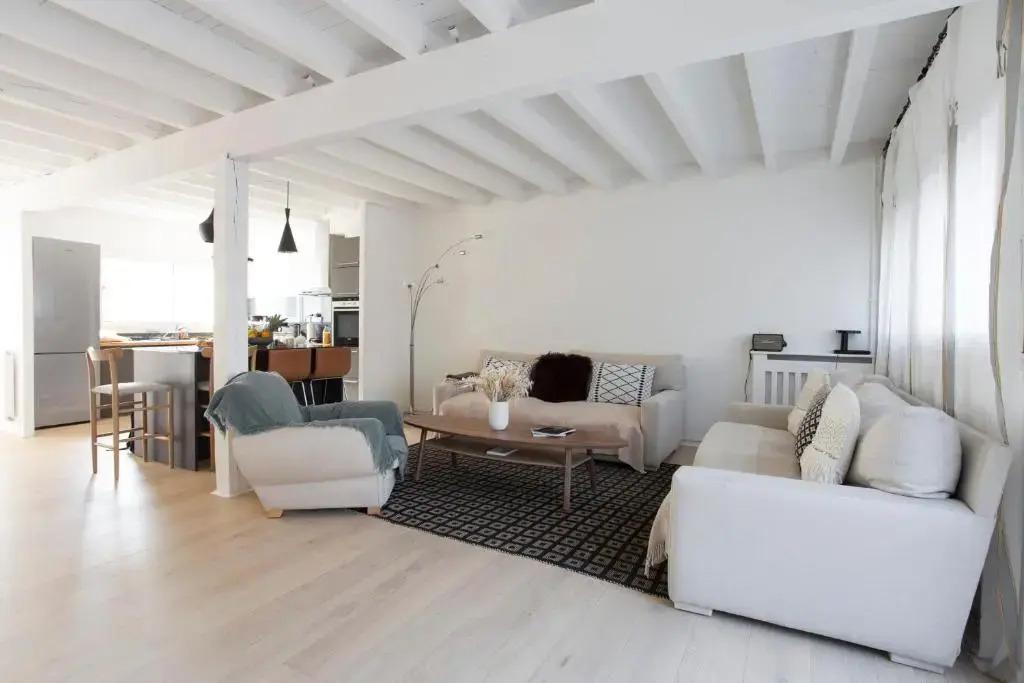 Calypso, Beautiful City House in Quiet Area, Close To Center.