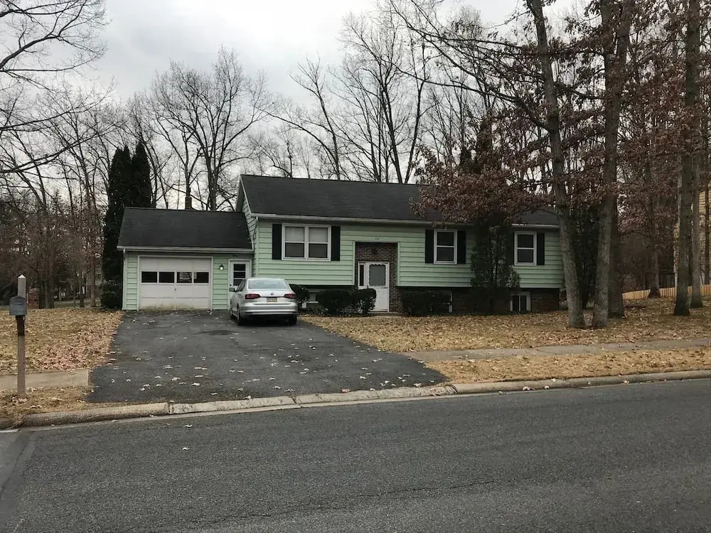 2 Rooms Available