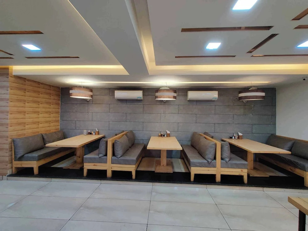 Hotel Holy Basil