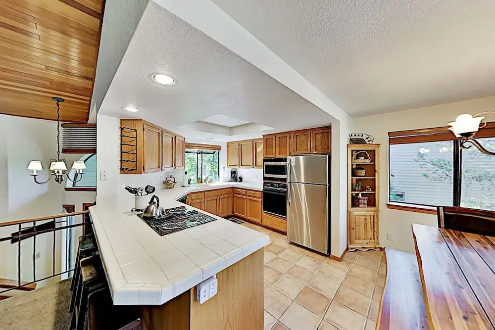 20 Fairway Village Condos 3 Bedrooms 2.5 Bathrooms Condo