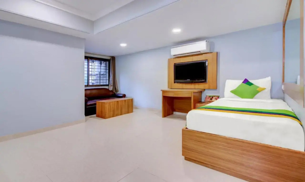 FabHotel Cruz Royale - Nr- Bandra West
