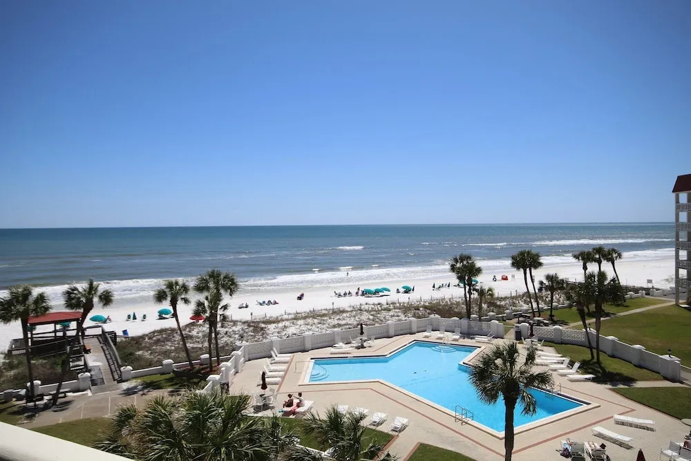355 El Matador 1 Bedroom Condo by RedAwning