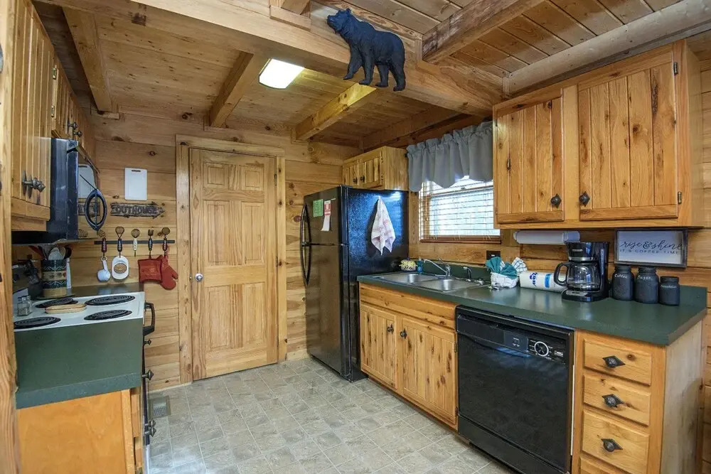 Knotty Pine by Eagles Ridge Resort