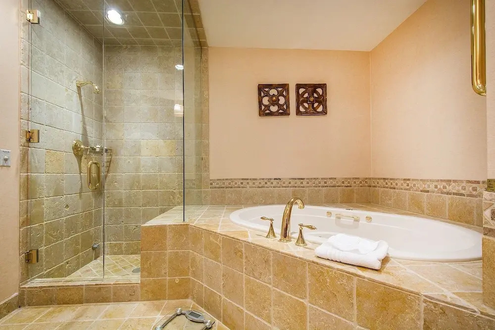 Premium Luxury Five Bedroom Townhouse with Hot Tub and Majestic Mountain Views 5 Townhouse by RedAwning