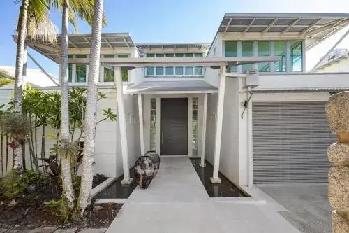 Iluka, Luxurious Riverfront Retreat