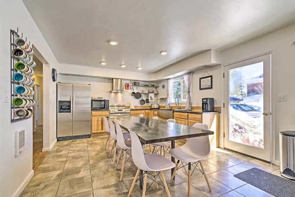 Updated Rustic Retreat Cabin: Walk to Payette Lake