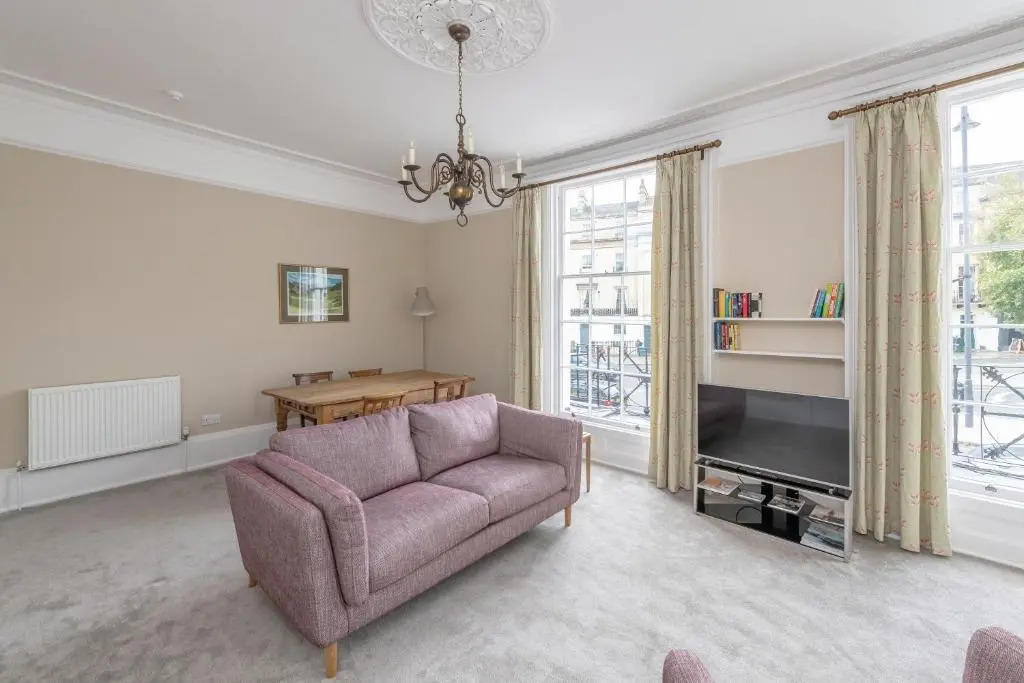 Spacious Maisonette with Parking - 10 mins walk from Bath Abbey - 2 Bed & 2 Bath
