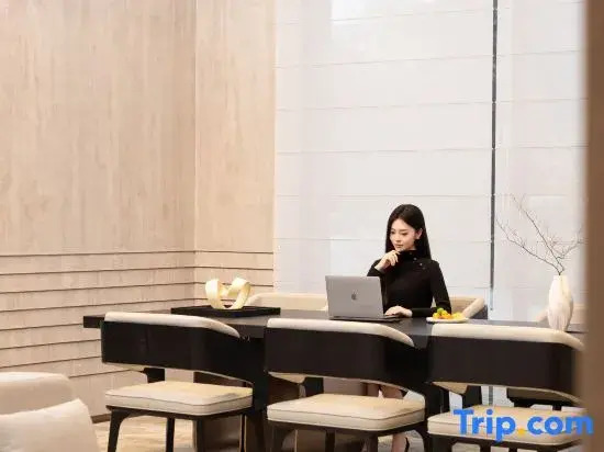 Yatou Hotel, Yangshan Road, Xuzhou Jinshanqiao Metro Station