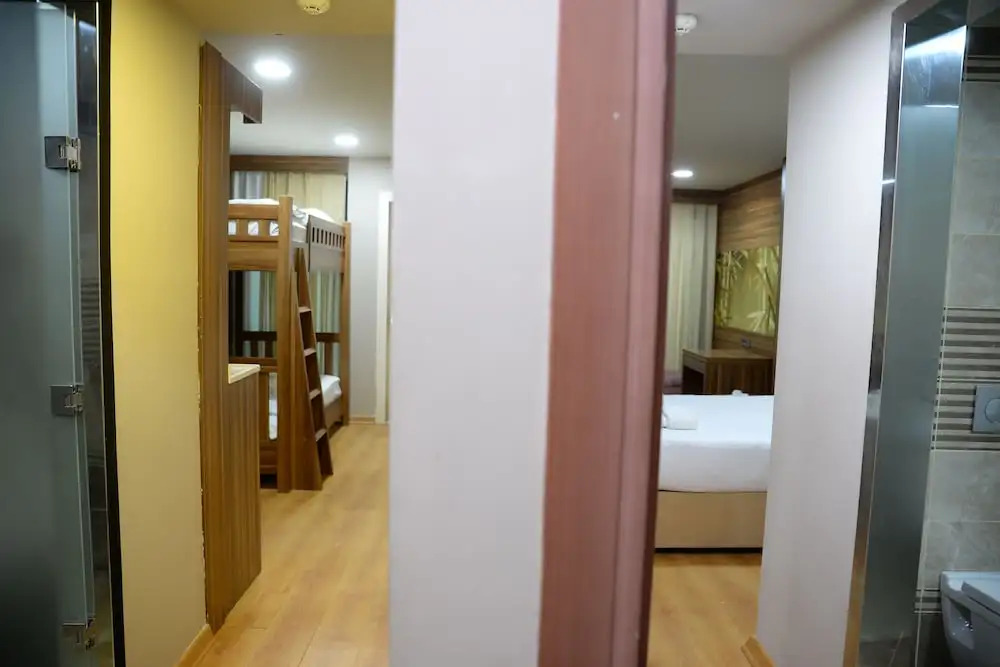 Perante Hotel Aziayli
