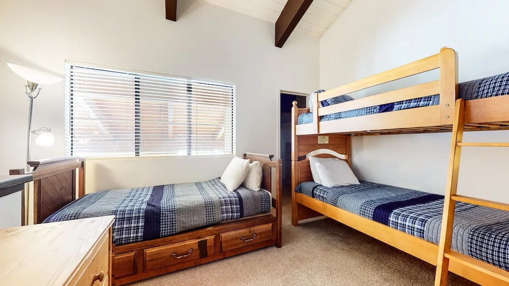 Bridges #308 4 Bedroom Condo by RedAwning