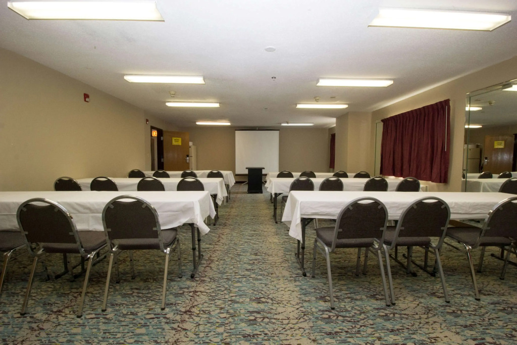 Super 8 by Wyndham Chicago OHare Airport